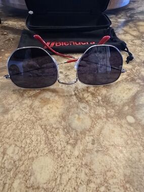 Blenders Eyewear Silver Frame Sunglasses - Alana Springsteen